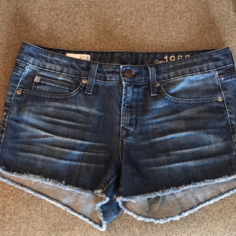 Gap shorts